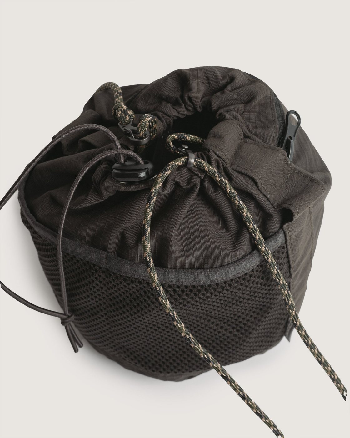 Raku bag drawcord and mesh detail