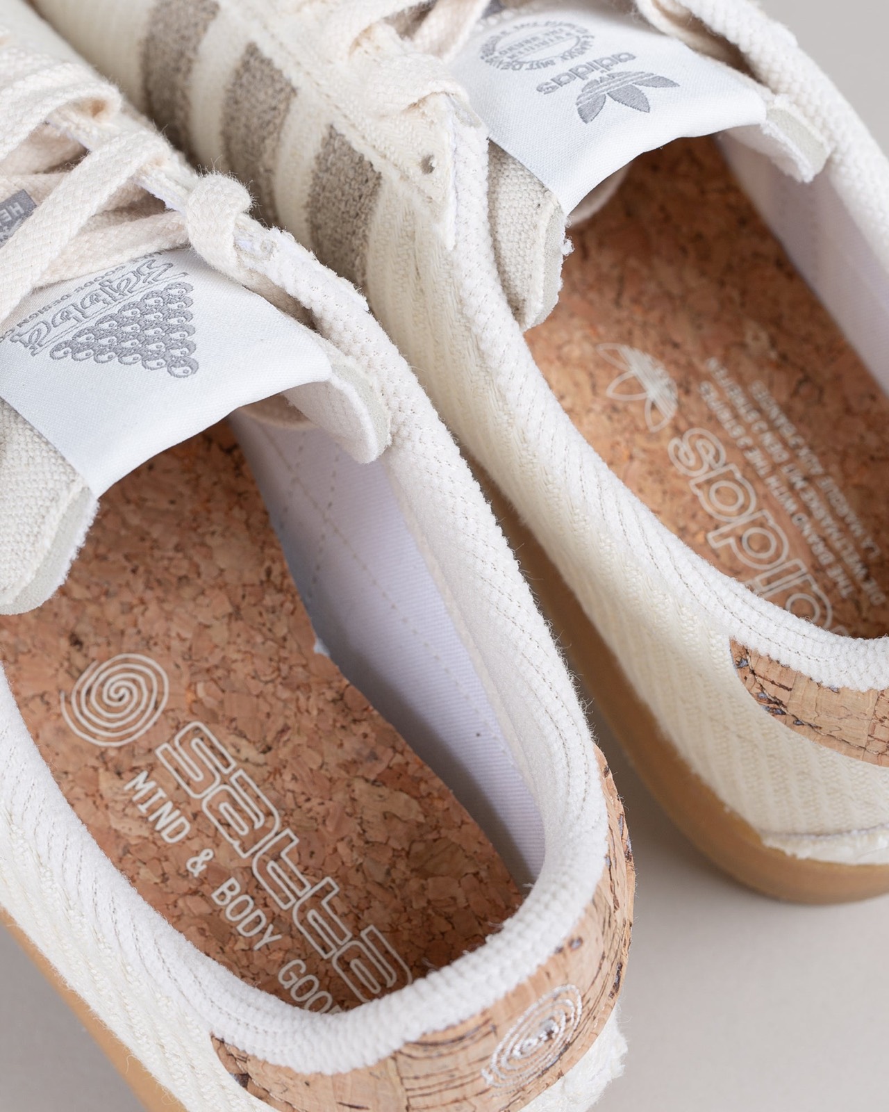 Gazelle cork footbed printed with Satta branding